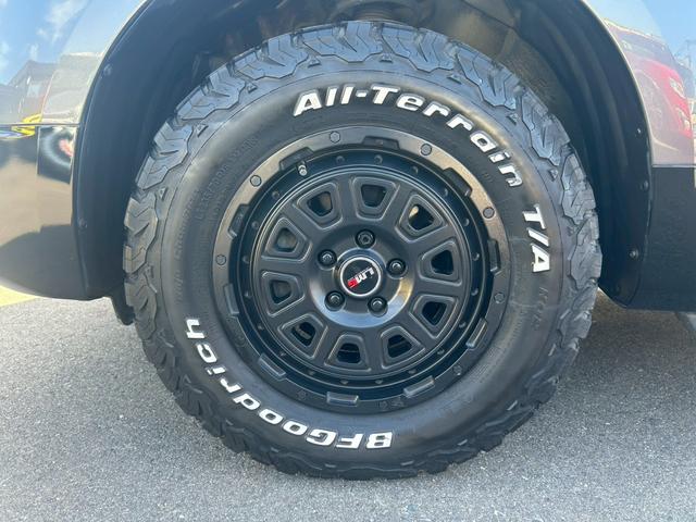 ◆２３５／Ｒ７０Ｒ１６◆社外１６インチホイール◆