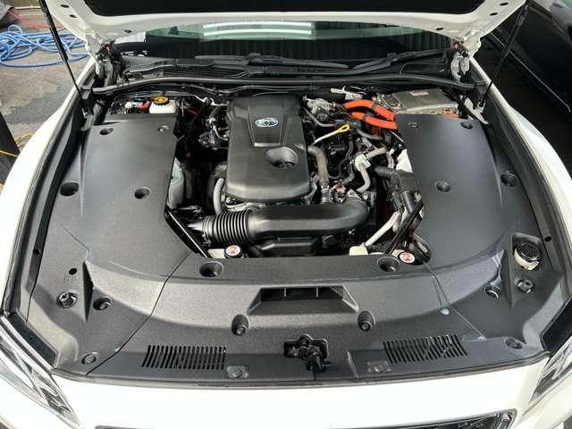 トヨタハイブリッドシステム◆Ａ２５Ａ−ＦＸＳエンジン＋１ＫＭモーター◆２．５Ｌ直列４気筒ＤＯＨＣ◆Ｄ−４Ｓ◆タイミングチェーン駆動◆ニッケル水素ＨＶバッテリー◆レギュラーガソリン仕様