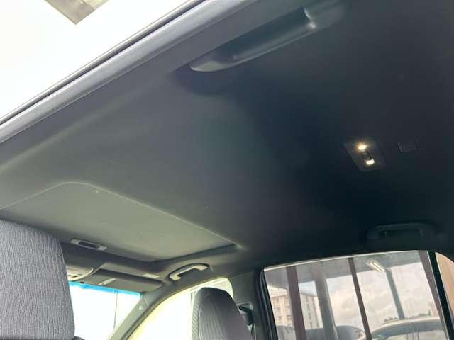 ルーフライニングも綺麗です！