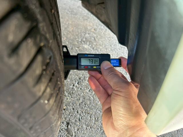 フロントタイヤ残量約７．３ｍｍ