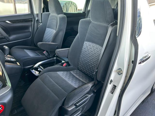 前席サイド＆カーテンエアバッグ◆助手席オットマン◆アームレスト付き