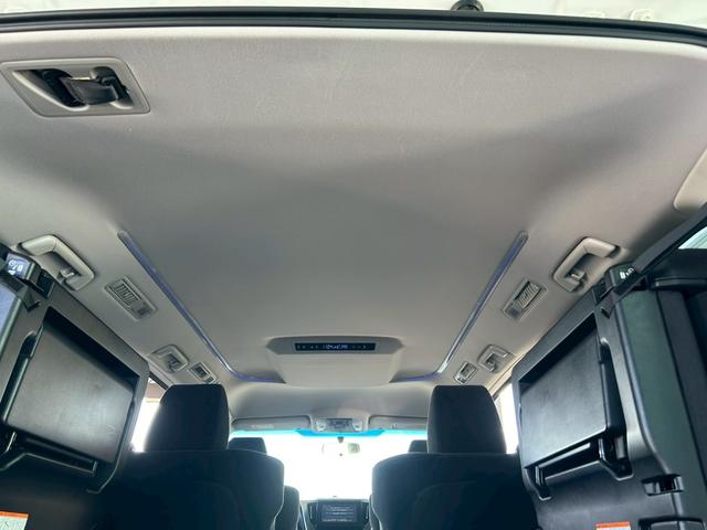 ルーフライニングも綺麗です！