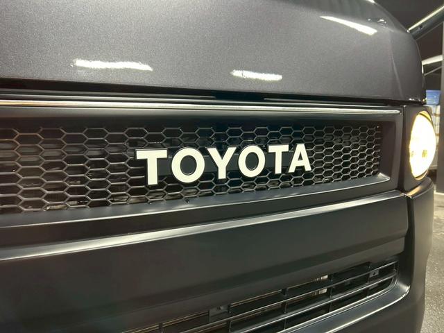 ハイエースバン ロングスーパーＧＬ　丸目フェイス　車中泊ベッドキット　１７インチＡＷ　ホワイトレタータイヤ　ローダウン　ＬＥＤテール　ナビＴＶ　フリップダウンモニター　バックカメラ　ブラウンレザー調シートカバー　タイミングチェーン駆動（11枚目）