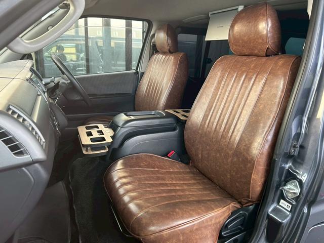 ハイエースバン ロングスーパーＧＬ　丸目フェイス　車中泊ベッドキット　１７インチＡＷ　ホワイトレタータイヤ　ローダウン　ＬＥＤテール　ナビＴＶ　フリップダウンモニター　バックカメラ　ブラウンレザー調シートカバー　タイミングチェーン駆動（17枚目）