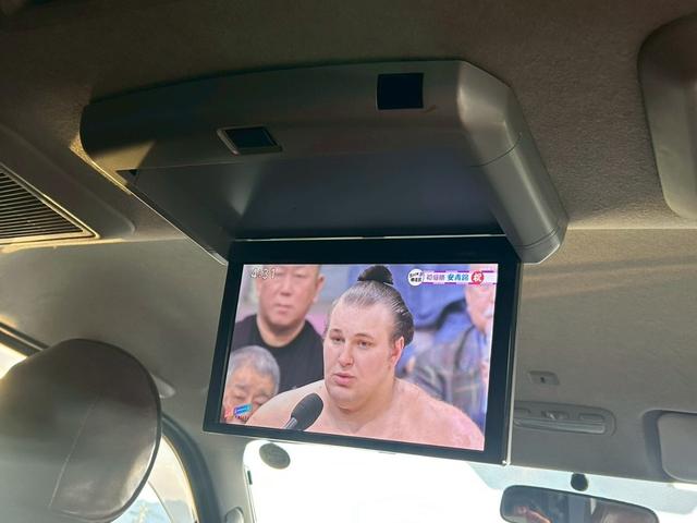 ハイエースバン ロングスーパーＧＬ　丸目フェイス　車中泊ベッドキット　１７インチＡＷ　ホワイトレタータイヤ　ローダウン　ＬＥＤテール　ナビＴＶ　フリップダウンモニター　バックカメラ　ブラウンレザー調シートカバー　タイミングチェーン駆動（30枚目）