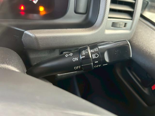 ハイエースバン ロングスーパーＧＬ　丸目フェイス　車中泊ベッドキット　１７インチＡＷ　ホワイトレタータイヤ　ローダウン　ＬＥＤテール　ナビＴＶ　フリップダウンモニター　バックカメラ　ブラウンレザー調シートカバー　タイミングチェーン駆動（35枚目）