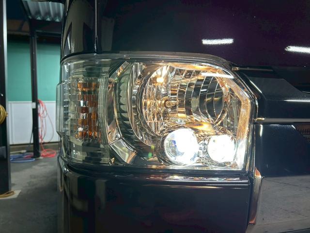 ハイエースバン スーパーGL ダークプライム 両側電動スライドドア ナビTV 12.1型フリップダウンモニター Bluetooth バックカメラ スマートキー 専用シート ダークメッキグリル 15インチAW LEDヘッドライト タイミングチェーン(10枚目)