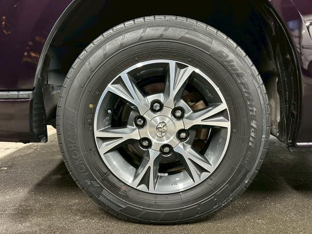 ハイエースバン スーパーGL ダークプライム 両側電動スライドドア ナビTV 12.1型フリップダウンモニター Bluetooth バックカメラ スマートキー 専用シート ダークメッキグリル 15インチAW LEDヘッドライト タイミングチェーン(11枚目)