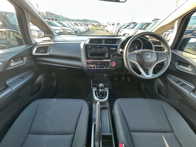 フィット １３Ｇ・Ｆ　５ＭＴ／ＬＥＤヘッドライト／ドラレコ／スマートキー／エンジンスタートボタン／禁煙車（2枚目）