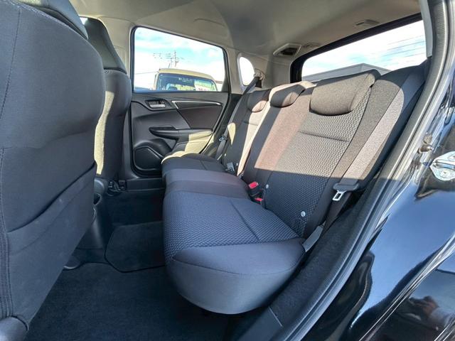 フィット １３Ｇ・Ｆ　５ＭＴ／ＬＥＤヘッドライト／ドラレコ／スマートキー／エンジンスタートボタン／禁煙車（15枚目）