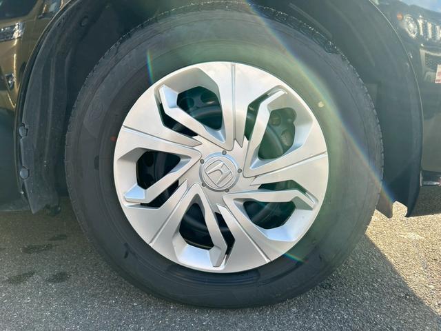 フィット １３Ｇ・Ｆ　５ＭＴ／ＬＥＤヘッドライト／ドラレコ／スマートキー／エンジンスタートボタン／禁煙車（26枚目）