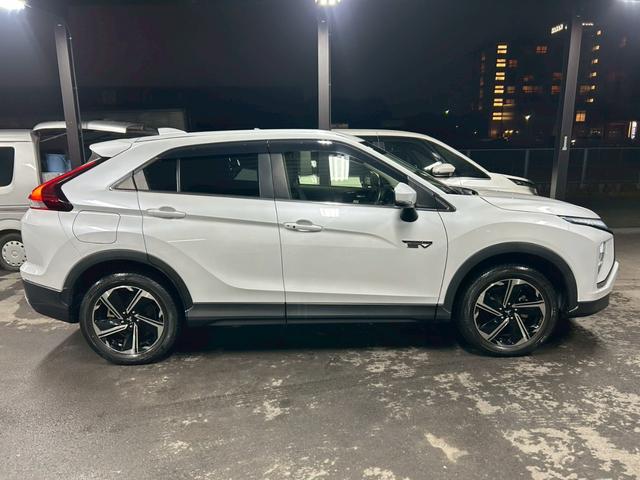 エクリプスクロスＰＨＥＶ Ｇ　衝突軽減ブレーキ　車速追従クルーズコントロール　車線逸脱警報　ナビ　Ｂｌｕｅｔｏｏｔｈ　バックカメラ　スマートキー　ＥＴＣ　１８インチＡＷ　ＬＥＤヘッドライト　シート＆ステアリングヒーター　ドラレコ（7枚目）