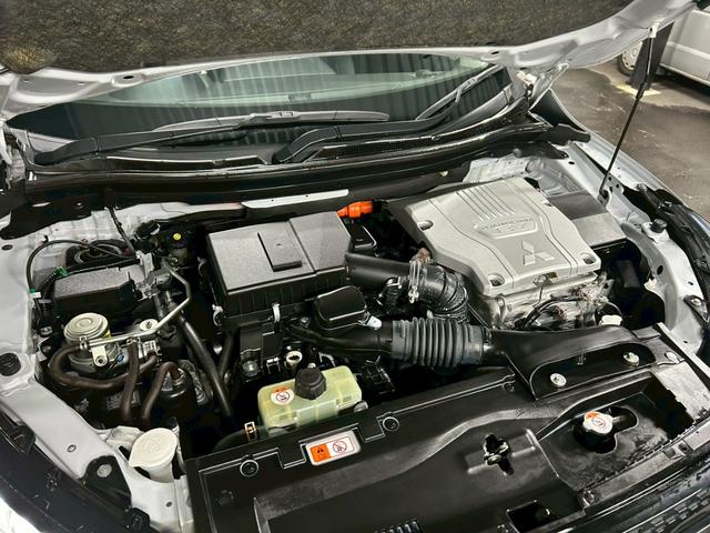 エクリプスクロスＰＨＥＶ Ｇ　衝突軽減ブレーキ　車速追従クルーズコントロール　車線逸脱警報　ナビ　Ｂｌｕｅｔｏｏｔｈ　バックカメラ　スマートキー　ＥＴＣ　１８インチＡＷ　ＬＥＤヘッドライト　シート＆ステアリングヒーター　ドラレコ（14枚目）