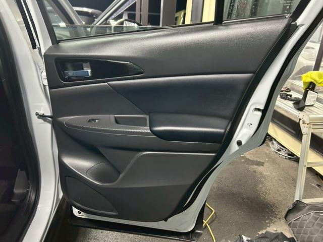 エクリプスクロスＰＨＥＶ Ｇ　衝突軽減ブレーキ　車速追従クルーズコントロール　車線逸脱警報　ナビ　Ｂｌｕｅｔｏｏｔｈ　バックカメラ　スマートキー　ＥＴＣ　１８インチＡＷ　ＬＥＤヘッドライト　シート＆ステアリングヒーター　ドラレコ（26枚目）