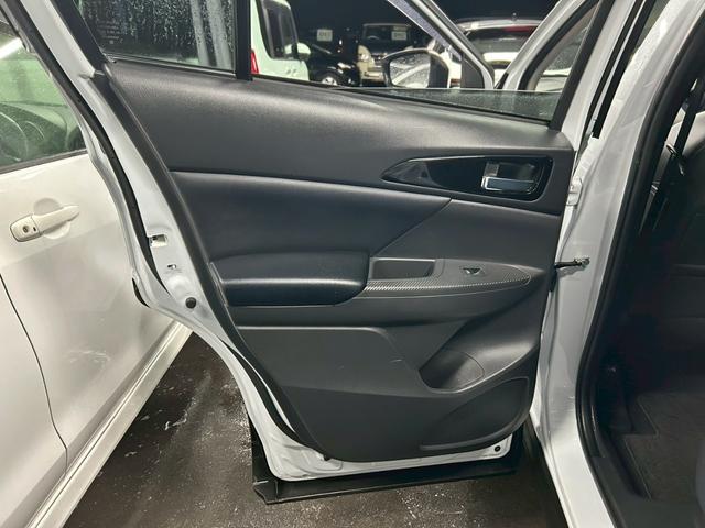 エクリプスクロスＰＨＥＶ Ｇ　衝突軽減ブレーキ　車速追従クルーズコントロール　車線逸脱警報　ナビ　Ｂｌｕｅｔｏｏｔｈ　バックカメラ　スマートキー　ＥＴＣ　１８インチＡＷ　ＬＥＤヘッドライト　シート＆ステアリングヒーター　ドラレコ（27枚目）