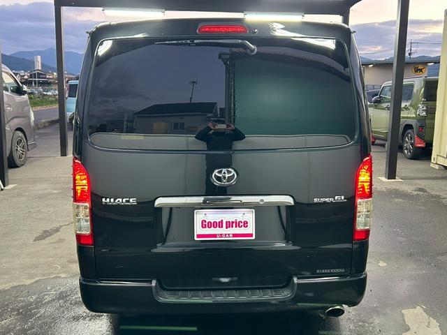 ハイエースバン ロングスーパーＧＬ　ベッドキット　ナビＴＶ　フリップダウンモニター　バックカメラ　ドラレコ　デイトナホイール　ＭＴタイヤ　ローダウン　フロントアンダースポイラー　ＬＥＤヘッドライト　ＥＴＣ　４型　タイミングチェーン駆動（5枚目）