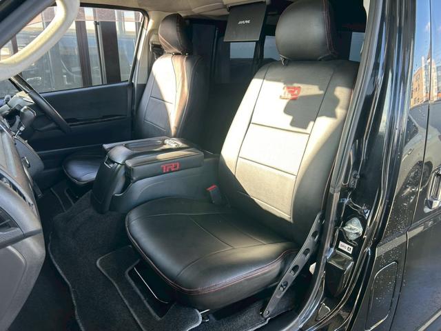 ハイエースバン ロングスーパーＧＬ　ベッドキット　ナビＴＶ　フリップダウンモニター　バックカメラ　ドラレコ　デイトナホイール　ＭＴタイヤ　ローダウン　フロントアンダースポイラー　ＬＥＤヘッドライト　ＥＴＣ　４型　タイミングチェーン駆動（16枚目）