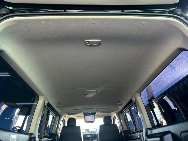 ハイエースバン ロングスーパーＧＬ　ベッドキット　ナビＴＶ　フリップダウンモニター　バックカメラ　ドラレコ　デイトナホイール　ＭＴタイヤ　ローダウン　フロントアンダースポイラー　ＬＥＤヘッドライト　ＥＴＣ　４型　タイミングチェーン駆動（24枚目）