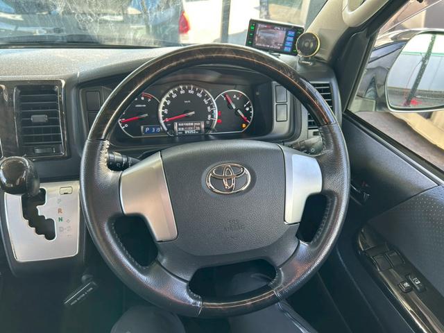 ハイエースバン ロングスーパーＧＬ　ベッドキット　ナビＴＶ　フリップダウンモニター　バックカメラ　ドラレコ　デイトナホイール　ＭＴタイヤ　ローダウン　フロントアンダースポイラー　ＬＥＤヘッドライト　ＥＴＣ　４型　タイミングチェーン駆動（34枚目）