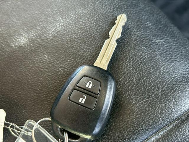 ハイエースバン ロングスーパーＧＬ　ベッドキット　ナビＴＶ　フリップダウンモニター　バックカメラ　ドラレコ　デイトナホイール　ＭＴタイヤ　ローダウン　フロントアンダースポイラー　ＬＥＤヘッドライト　ＥＴＣ　４型　タイミングチェーン駆動（40枚目）