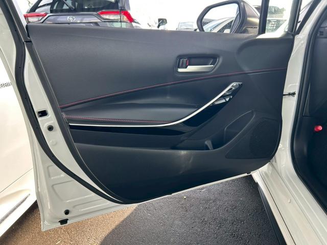 カローラスポーツ ハイブリッドG Z TRDエアロ 衝突軽減ブレーキ 車線逸脱抑制 レーダークルーズコントロール LEDオートハイビーム HUD ナビTV Bluetooth バックカメラ スマートキー ETC ステアリングヒーター(29枚目)