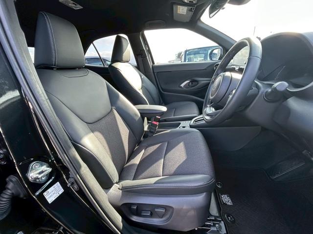 ヤリスクロス ハイブリッドＺ　８インチＤＡ＋ナビ／パノラミックビューモニター／ＢＳＭ／セーフティセンス／シートヒーター／レーダークルーズコントロール／フルセグＴＶ／ＬＥＤヘッドランプ／ステアリングヒーター／パワーシート／ＥＴＣ（11枚目）