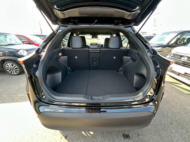 ヤリスクロス ハイブリッドＺ　８インチＤＡ＋ナビ／パノラミックビューモニター／ＢＳＭ／セーフティセンス／シートヒーター／レーダークルーズコントロール／フルセグＴＶ／ＬＥＤヘッドランプ／ステアリングヒーター／パワーシート／ＥＴＣ（12枚目）