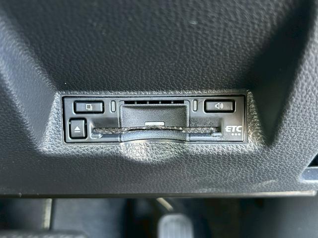 ヤリスクロス ハイブリッドＺ　８インチＤＡ＋ナビ／パノラミックビューモニター／ＢＳＭ／セーフティセンス／シートヒーター／レーダークルーズコントロール／フルセグＴＶ／ＬＥＤヘッドランプ／ステアリングヒーター／パワーシート／ＥＴＣ（19枚目）