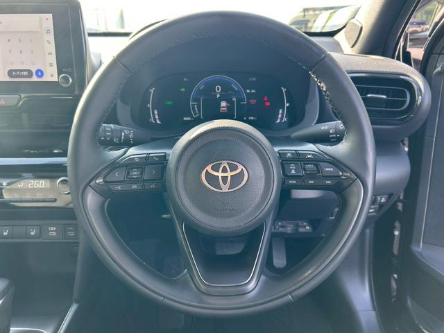 ヤリスクロス ハイブリッドＺ　８インチＤＡ＋ナビ／パノラミックビューモニター／ＢＳＭ／セーフティセンス／シートヒーター／レーダークルーズコントロール／フルセグＴＶ／ＬＥＤヘッドランプ／ステアリングヒーター／パワーシート／ＥＴＣ（21枚目）