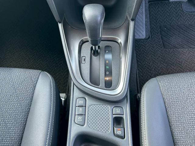 ヤリスクロス ハイブリッドＺ　８インチＤＡ＋ナビ／パノラミックビューモニター／ＢＳＭ／セーフティセンス／シートヒーター／レーダークルーズコントロール／フルセグＴＶ／ＬＥＤヘッドランプ／ステアリングヒーター／パワーシート／ＥＴＣ（25枚目）