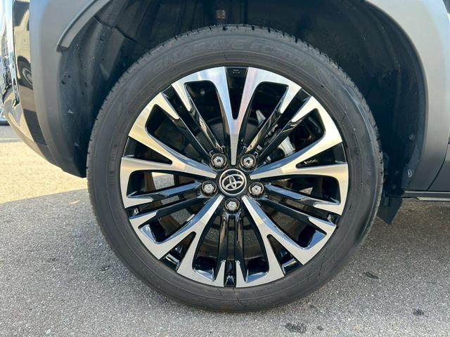 ヤリスクロス ハイブリッドＺ　８インチＤＡ＋ナビ／パノラミックビューモニター／ＢＳＭ／セーフティセンス／シートヒーター／レーダークルーズコントロール／フルセグＴＶ／ＬＥＤヘッドランプ／ステアリングヒーター／パワーシート／ＥＴＣ（30枚目）