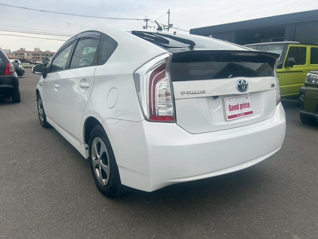 プリウス Ｓ　社外ナビ／バックカメラ／ＥＴＣ／フルセグＴＶ／Ｂｌｕｅｔｏｏｔｈ／ＣＤ・ＤＶＤ／純正１５インチＡＷ／禁煙車（4枚目）