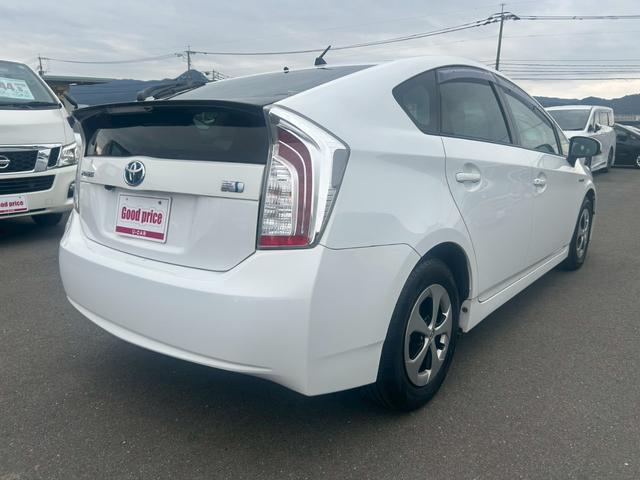 プリウス Ｓ　社外ナビ／バックカメラ／ＥＴＣ／フルセグＴＶ／Ｂｌｕｅｔｏｏｔｈ／ＣＤ・ＤＶＤ／純正１５インチＡＷ／禁煙車（6枚目）