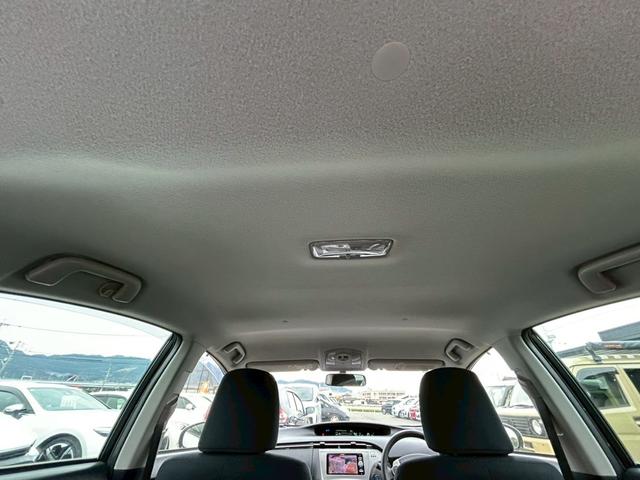 プリウス Ｓ　社外ナビ／バックカメラ／ＥＴＣ／フルセグＴＶ／Ｂｌｕｅｔｏｏｔｈ／ＣＤ・ＤＶＤ／純正１５インチＡＷ／禁煙車（13枚目）