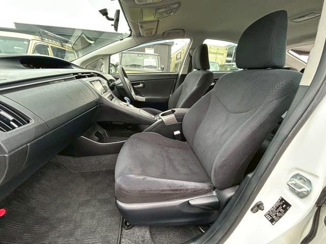 プリウス Ｓ　社外ナビ／バックカメラ／ＥＴＣ／フルセグＴＶ／Ｂｌｕｅｔｏｏｔｈ／ＣＤ・ＤＶＤ／純正１５インチＡＷ／禁煙車（14枚目）