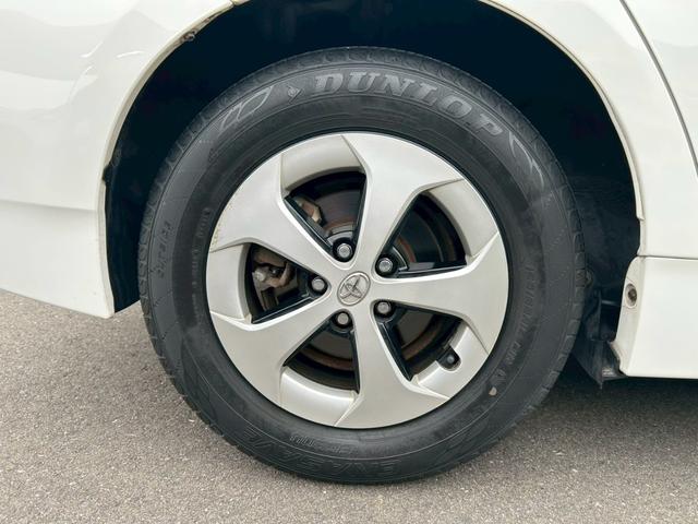 プリウス Ｓ　社外ナビ／バックカメラ／ＥＴＣ／フルセグＴＶ／Ｂｌｕｅｔｏｏｔｈ／ＣＤ・ＤＶＤ／純正１５インチＡＷ／禁煙車（26枚目）