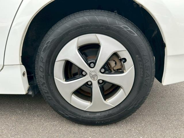 プリウス Ｓ　社外ナビ／バックカメラ／ＥＴＣ／フルセグＴＶ／Ｂｌｕｅｔｏｏｔｈ／ＣＤ・ＤＶＤ／純正１５インチＡＷ／禁煙車（27枚目）