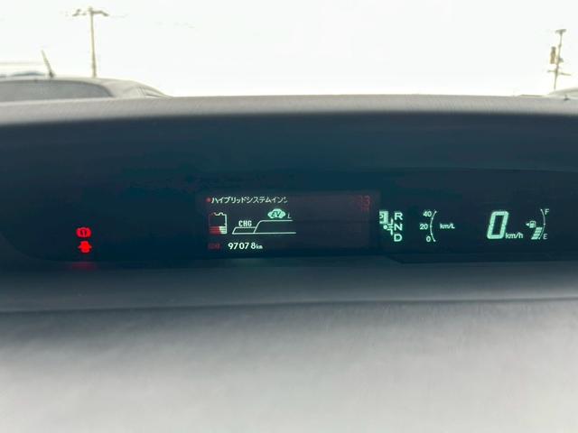 プリウス Ｓ　社外ナビ／バックカメラ／ＥＴＣ／フルセグＴＶ／Ｂｌｕｅｔｏｏｔｈ／ＣＤ・ＤＶＤ／純正１５インチＡＷ／禁煙車（30枚目）