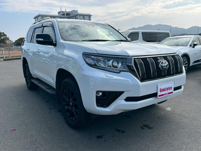 ランドクルーザープラド ＴＸ　Ｌパッケージ　７０ｔｈアニバーサリーリミテッド　ムーンルーフ／７人乗り／純正９インチナビ／全方位モニター／黒ラダータイプルーフレール／ＢＳＭ／ワンオーナー／セーフティセンス／革シート／電動格納シート（３列目）／パワーシート／快適温熱シート（9枚目）