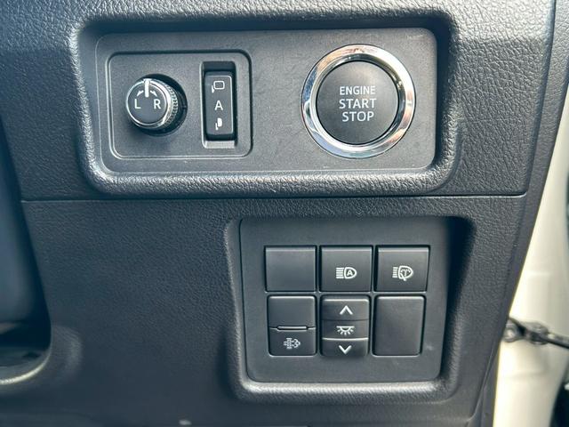 ランドクルーザープラド ＴＸ　Ｌパッケージ　７０ｔｈアニバーサリーリミテッド　ムーンルーフ／７人乗り／純正９インチナビ／全方位モニター／黒ラダータイプルーフレール／ＢＳＭ／ワンオーナー／セーフティセンス／革シート／電動格納シート（３列目）／パワーシート／快適温熱シート（24枚目）