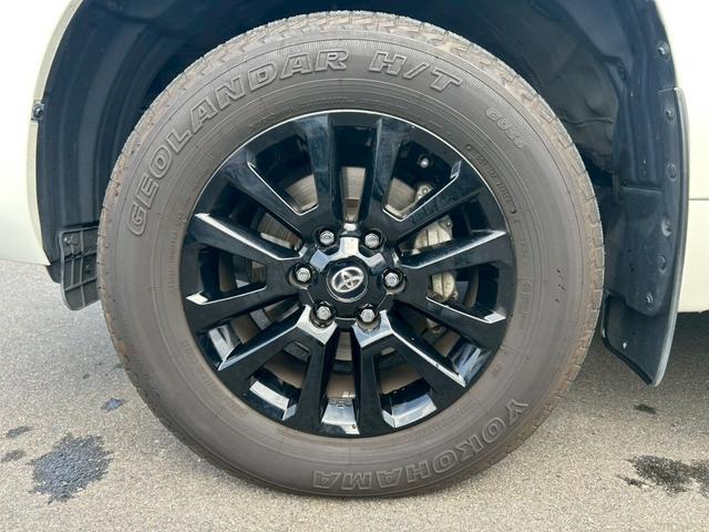 ランドクルーザープラド ＴＸ　Ｌパッケージ　７０ｔｈアニバーサリーリミテッド　ムーンルーフ／７人乗り／純正９インチナビ／全方位モニター／黒ラダータイプルーフレール／ＢＳＭ／ワンオーナー／セーフティセンス／革シート／電動格納シート（３列目）／パワーシート／快適温熱シート（30枚目）