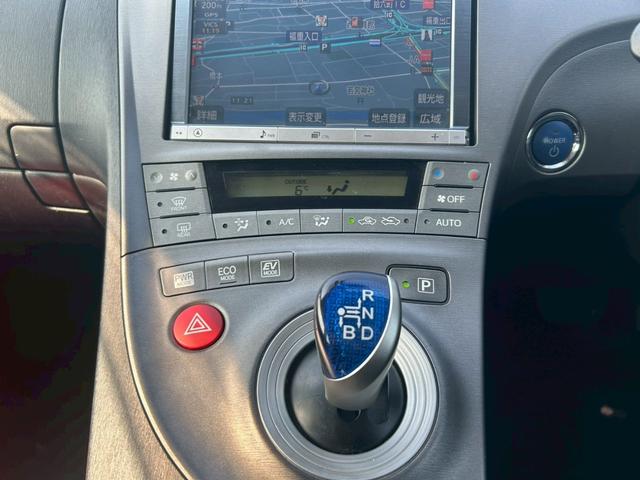 プリウス Ｇ　純正８インチナビ／バックカメラ／ＥＴＣ／フルセグＴＶ／Ｂｌｕｅｔｏｏｔｈ／ＣＤ・ＤＶＤ／パワーシート／純正１５インチＡＷ／クルーズコントロール（23枚目）