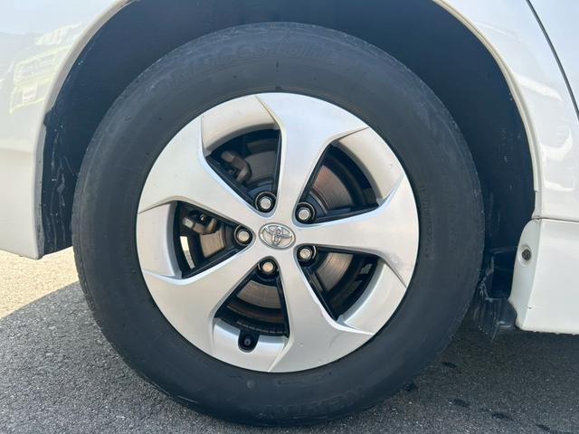 プリウス Ｇ　純正８インチナビ／バックカメラ／ＥＴＣ／フルセグＴＶ／Ｂｌｕｅｔｏｏｔｈ／ＣＤ・ＤＶＤ／パワーシート／純正１５インチＡＷ／クルーズコントロール（27枚目）