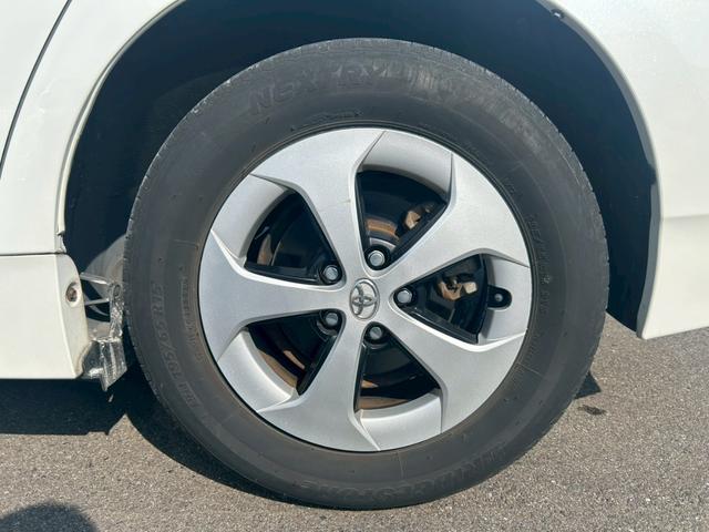プリウス Ｇ　純正８インチナビ／バックカメラ／ＥＴＣ／フルセグＴＶ／Ｂｌｕｅｔｏｏｔｈ／ＣＤ・ＤＶＤ／パワーシート／純正１５インチＡＷ／クルーズコントロール（28枚目）