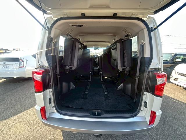 デリカD:5 P e-アシスト/両側パワースライドドア/アラウンドビューモニター/パワーバックドア/電動サイドステップ/社外ナビ/BSM/ステアリングヒーター/シートヒーター/LEDヘッドランプ/ETC(14枚目)