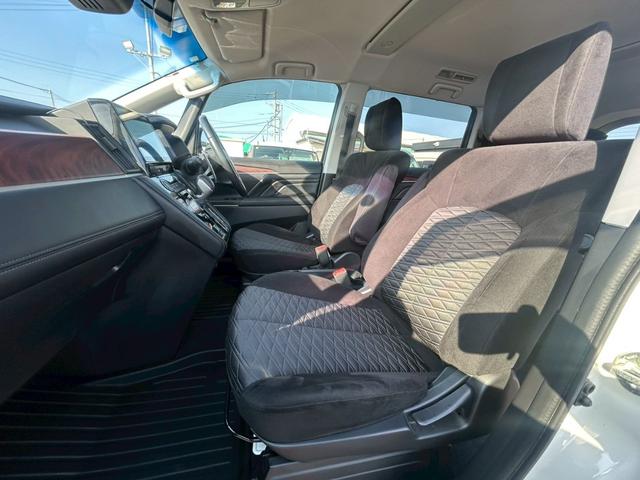 デリカD:5 P e-アシスト/両側パワースライドドア/アラウンドビューモニター/パワーバックドア/電動サイドステップ/社外ナビ/BSM/ステアリングヒーター/シートヒーター/LEDヘッドランプ/ETC(16枚目)