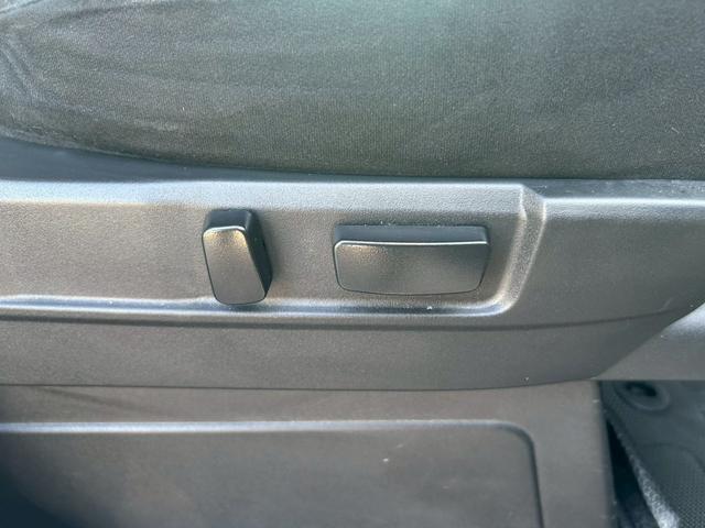 デリカD:5 P e-アシスト/両側パワースライドドア/アラウンドビューモニター/パワーバックドア/電動サイドステップ/社外ナビ/BSM/ステアリングヒーター/シートヒーター/LEDヘッドランプ/ETC(30枚目)