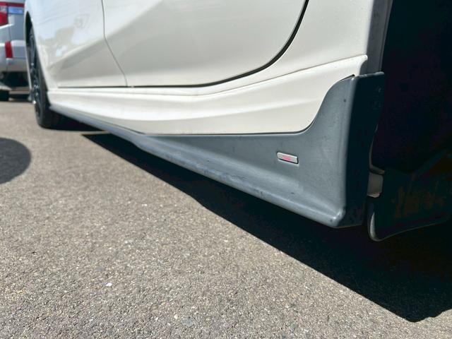 インプレッサスポーツ ２．０ｉ－Ｓアイサイト　ブラックレザーセレクション／ＳＴＩ（Ｆ・Ｓ・Ｒ）スポイラー／ＳＴＩマフラー／ＳＴＩシフトノブ／ＳＴＩ１８インチＡＷ／純正ナビ／バックモニター／パワーシート／シートヒーター／ＬＥＤヘッドライト（17枚目）