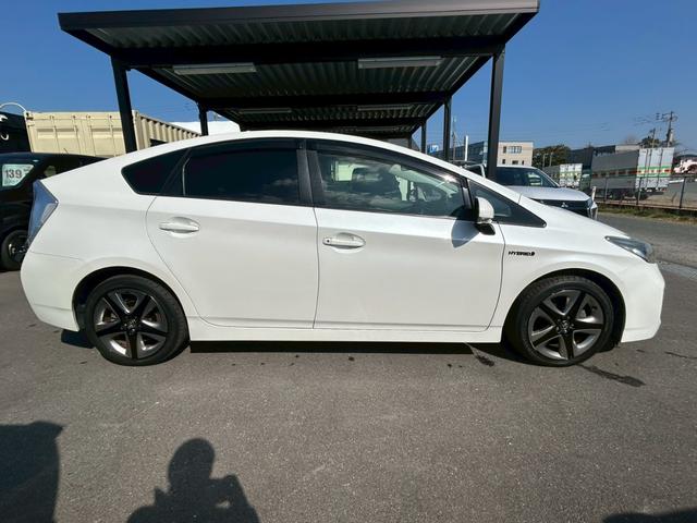 プリウス S 社外9インチナビ/バックモニター/TOYOTA17インチAW/ETC/HIDヘッドライト/オートライト/オートエアコン/スマートキー/エンジンスタートボタン(7枚目)