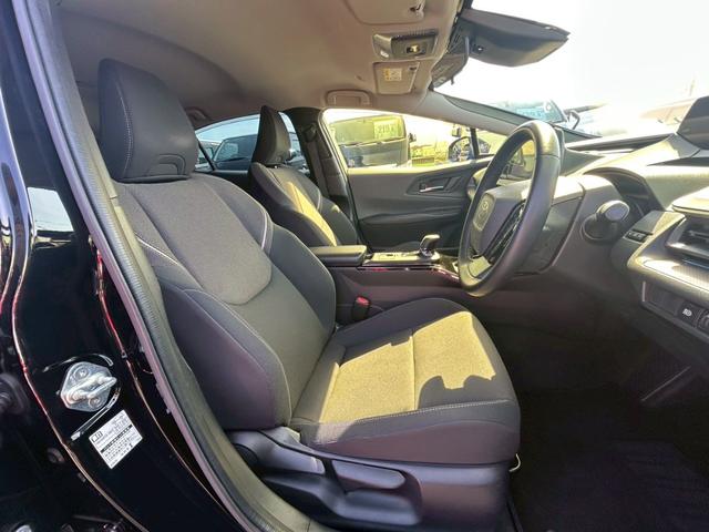 プリウス Ｇ　純正８インチＤＡ／全方位モニター／ＢＳＭ／ＥＴＣ２．０／ＬＥＤヘッドランプ／フルセグＴＶ／シートヒーター／アダプティブクルーズコントロール／オートマチックハイビーム／ステアリングヒーター（10枚目）